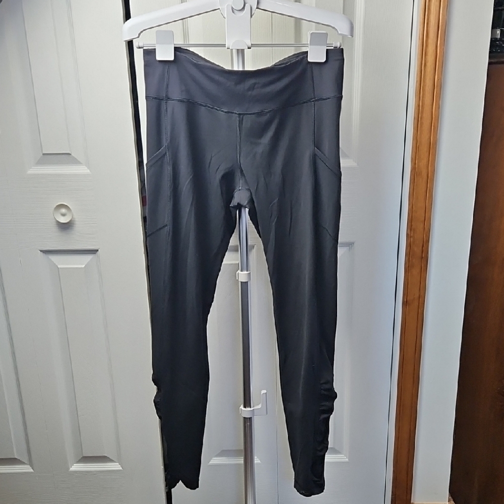 Lululemon Athletica Black Form-Fitting Leggings